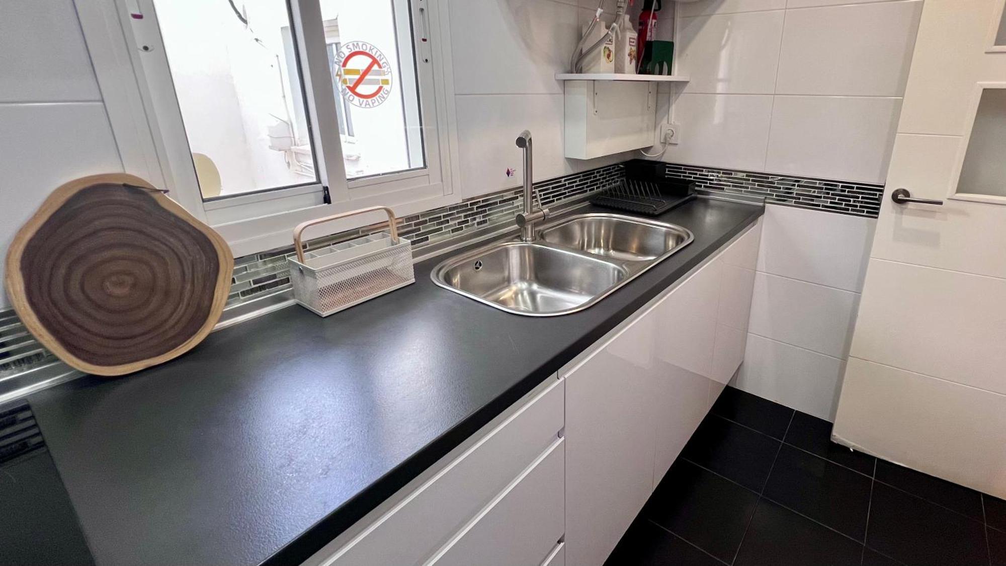 Cool, Modern And Snug 3Br Apartment Peachy Stays Málaga Extérieur photo