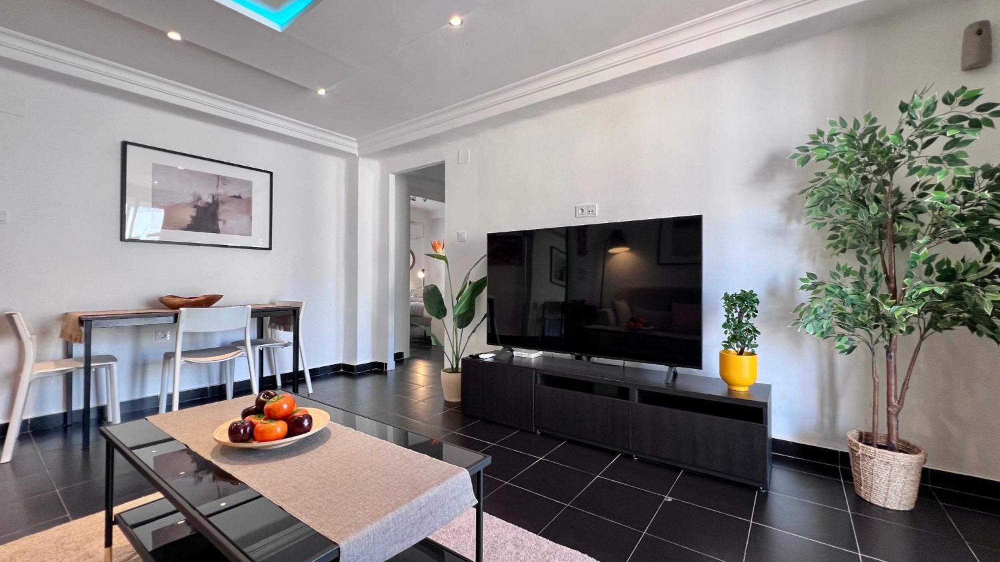 Cool, Modern And Snug 3Br Apartment Peachy Stays Málaga Extérieur photo